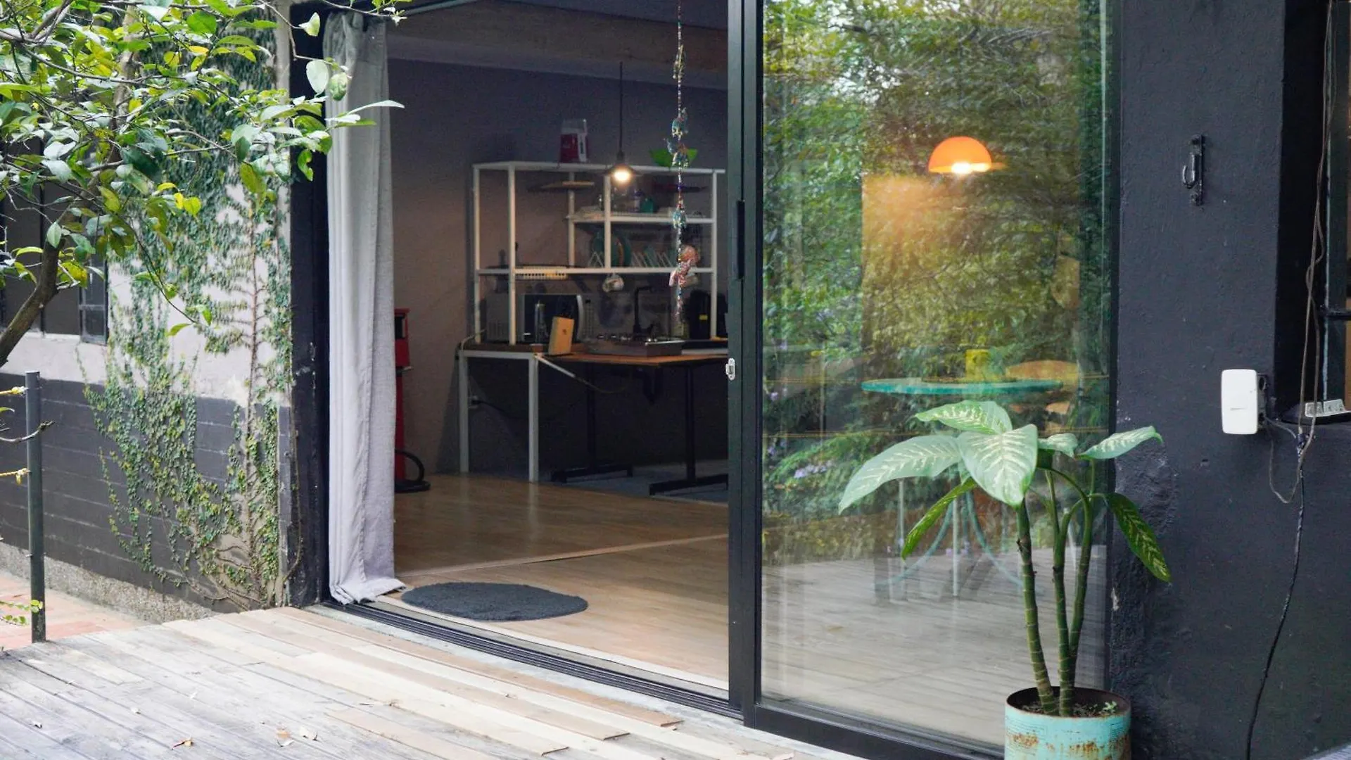 Central House In El Poblado Surrounded By Nature Medellin